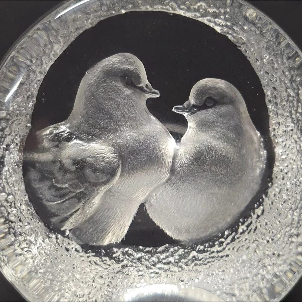 Mats Jonasson Doves Birds Crystal Paperweight Sculpture Vintage 60s Sweden